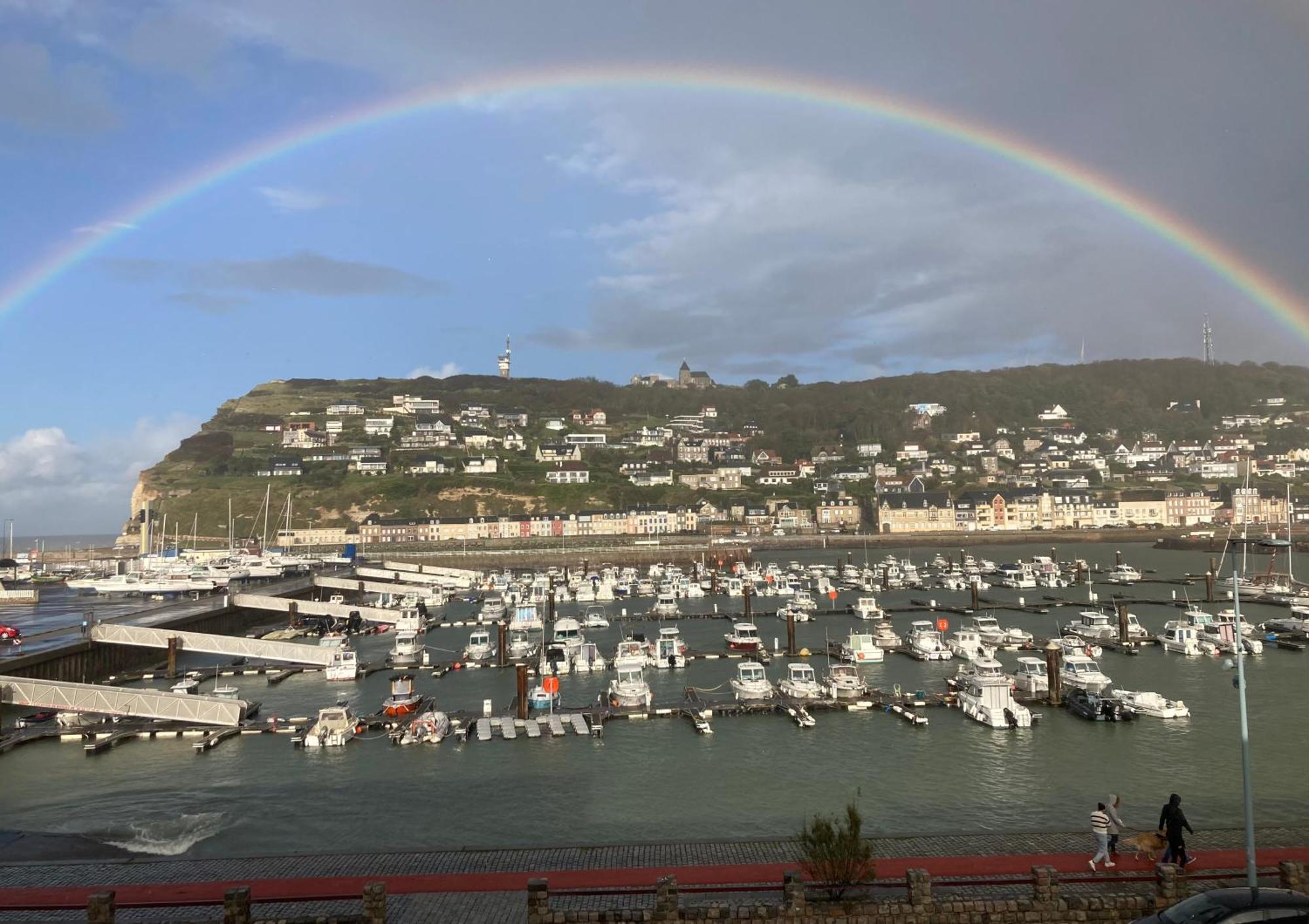 Charmant Studio Avec Vue Sur Le Port Et Falaises Fecamp Bagian luar foto