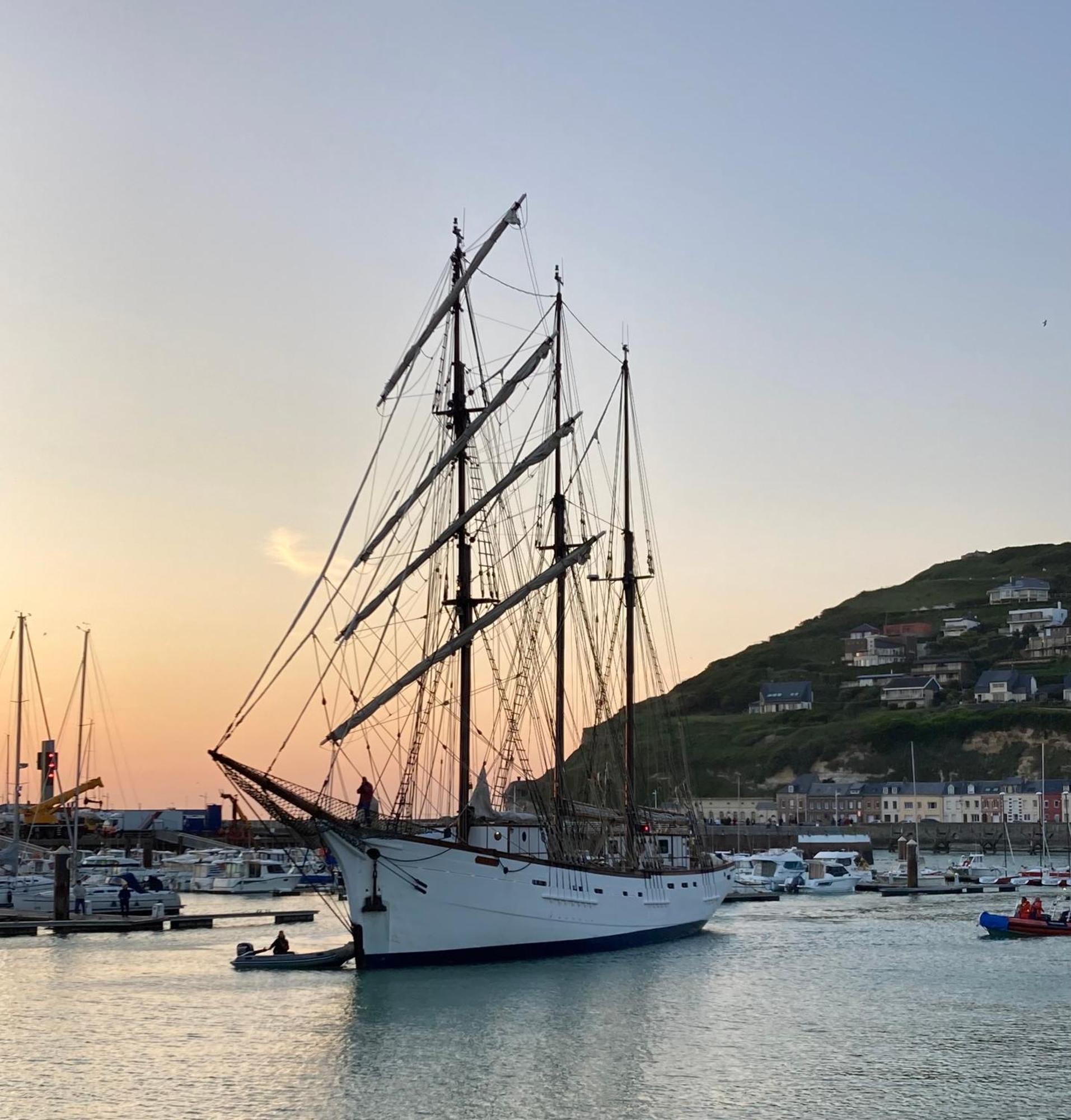 Charmant Studio Avec Vue Sur Le Port Et Falaises Fecamp Bagian luar foto